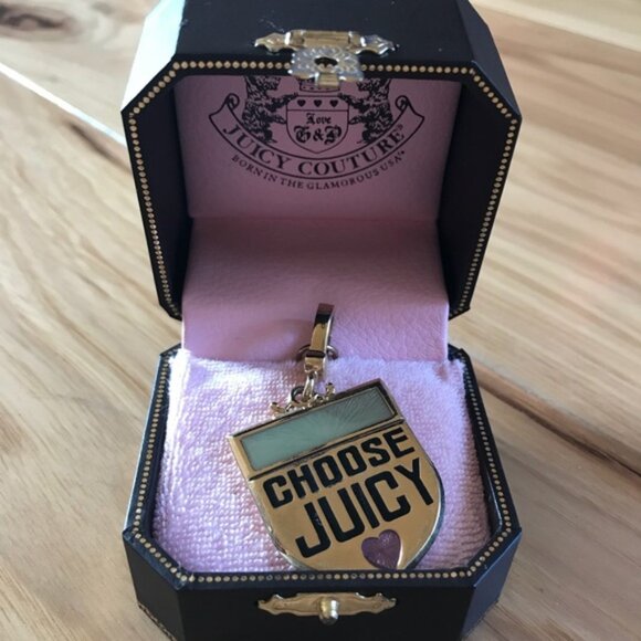 Juicy Couture Y2K Choose Juicy Charm Goldtone  NIB - Picture 1 of 3